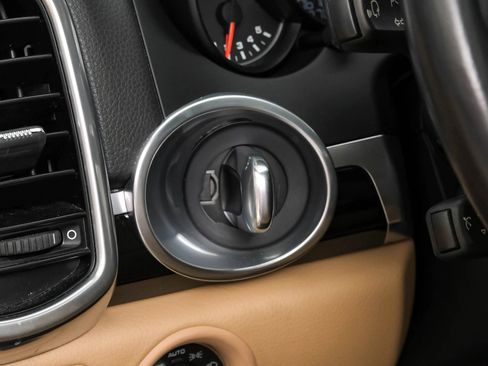 Used 2017 Porsche Cayenne S w/ Premium Plus Package image 31