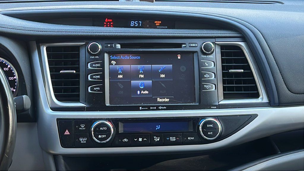 Used 2017 Toyota Highlander Plus FWD image 16
