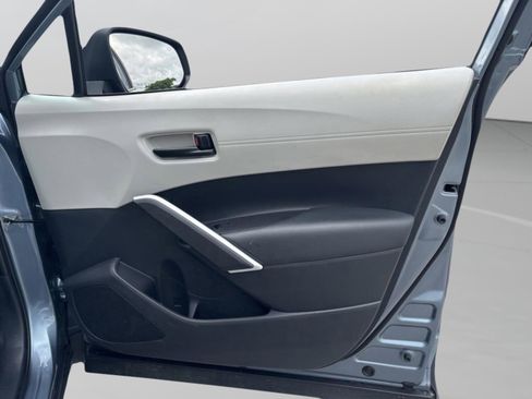 Certified 2025 Toyota Corolla Cross L FWD image 31
