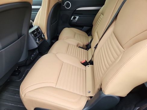 New 2026 Land Rover Discovery Limited Edition image 5