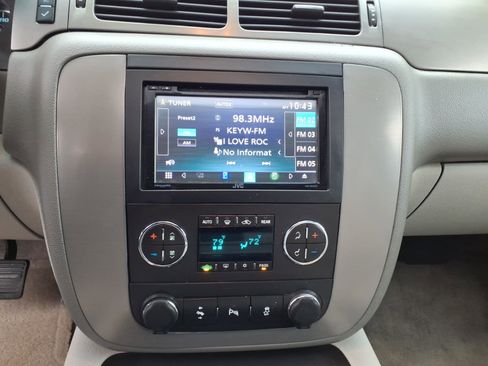 Used 2013 Chevrolet Suburban LT w/ Suspension Package, Off-Road image 18