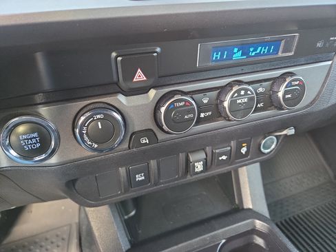 Certified 2023 Toyota Tacoma TRD Off-Road image 27