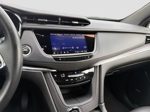 Certified 2023 Cadillac XT5 Luxury FWD image 17