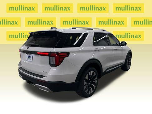 New 2026 Ford Explorer Platinum image 3