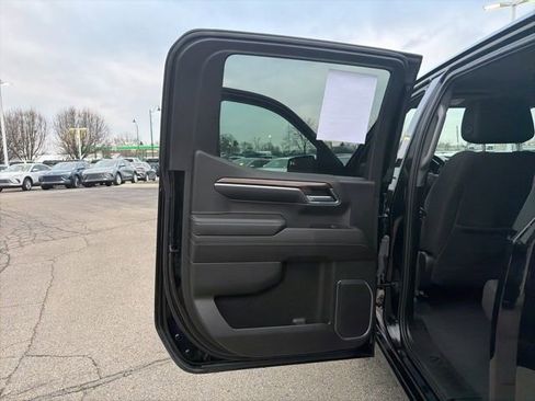 Used 2024 Chevrolet Silverado 1500 LT image 30