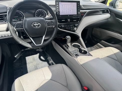 Used 2024 Toyota Camry XLE w/ Navigation Package FWD image 11