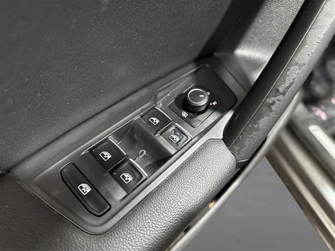 Used 2019 Volkswagen Tiguan SEL Premium R-Line image 30