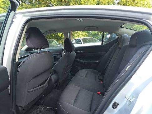 Used 2020 Nissan Altima 2.5 S FWD image 12