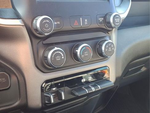 Used 2022 RAM 2500 Big Horn image 10