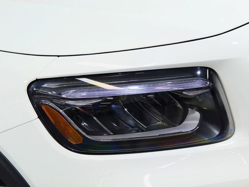 Certified 2025 Mercedes-Benz GLB 250 4MATIC image 13