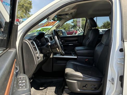 Used 2014 RAM 1500 Laramie w/ Convenience Group AWD/4WD image 3