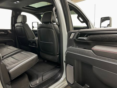 Used 2024 GMC Sierra 2500 AT4X image 47