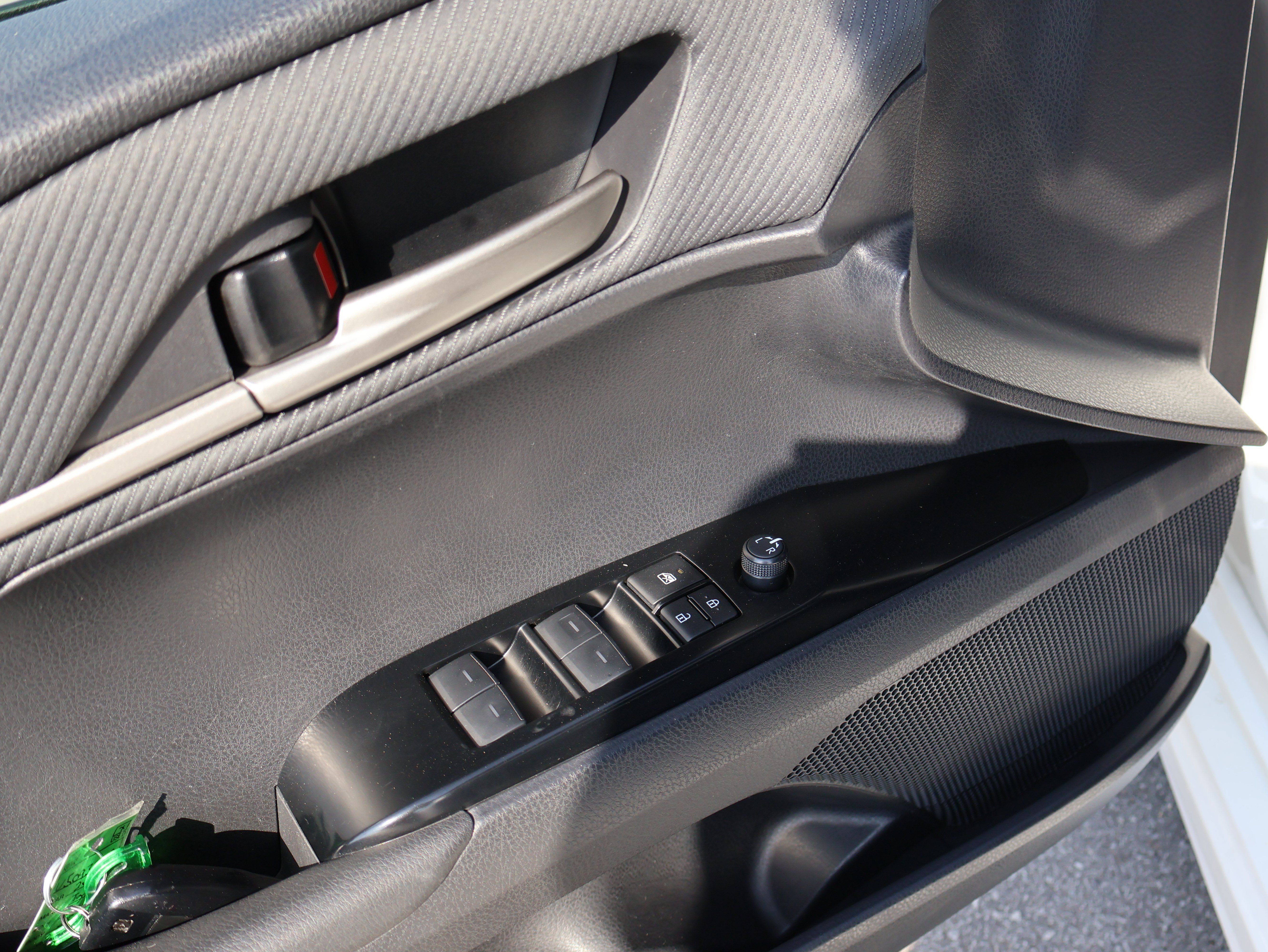 Used 2025 Toyota Camry SE FWD image 34