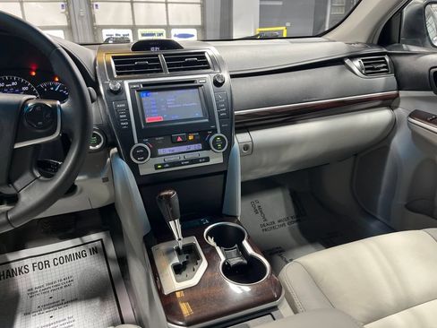 Used 2012 Toyota Camry XLE FWD image 23