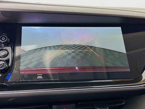 Used 2023 Buick Envision Preferred image 18