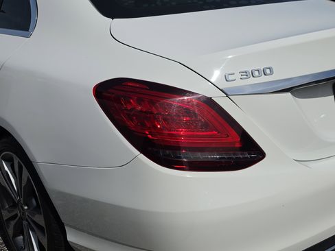 Used 2019 Mercedes-Benz C 300 Sedan image 10