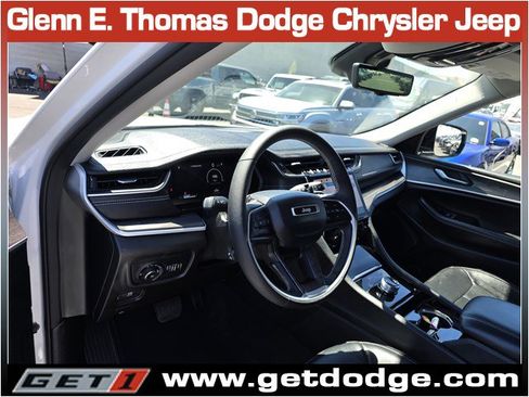 Certified 2023 Jeep Grand Cherokee Limited w/ Luxury Tech Group II image 13