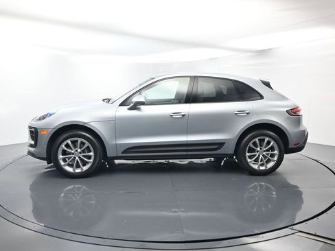 Used 2022 Porsche Macan image 2