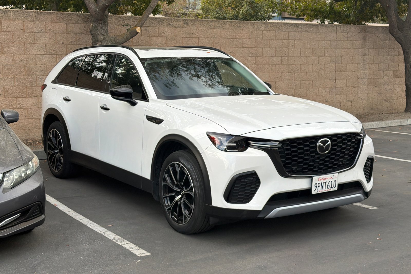 Used 2025 MAZDA CX-70 Plug-In Hybrid w/ Premium Pkg AWD/4WD image 2