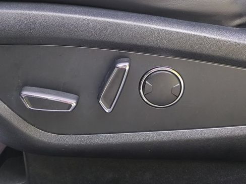 Used 2016 Lincoln MKX Reserve w/ Cargo Utility Package FWD image 16