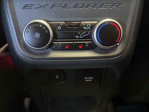 Used 2025 Ford Explorer ST AWD/4WD image 13