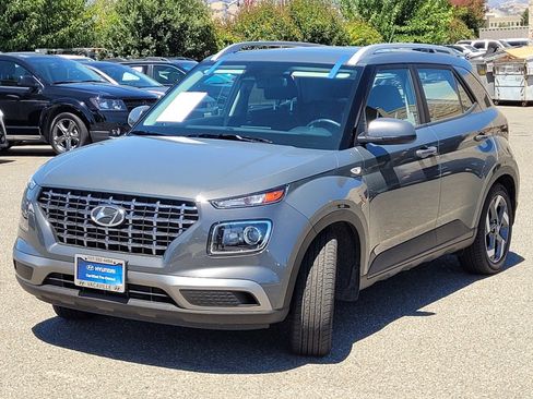 Certified 2025 Hyundai Venue SEL FWD image 16