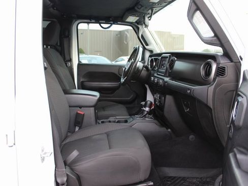 Used 2020 Jeep Gladiator Sport w/ Quick Order Package 24S image 6