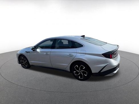 Used 2025 Hyundai Sonata SEL FWD image 10