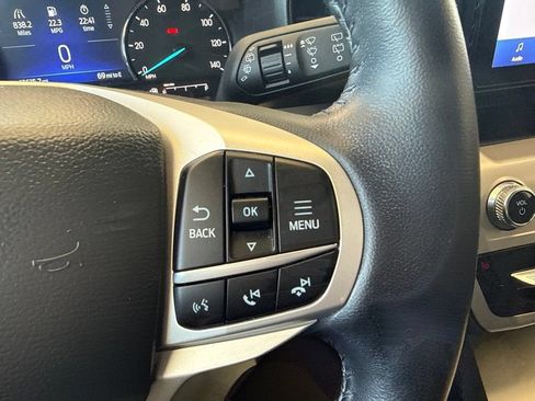Used 2023 Ford Explorer XLT AWD/4WD image 19