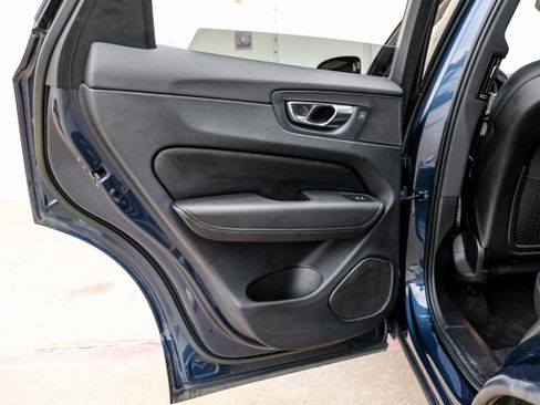 Used 2023 Volvo XC60 B5 Plus image 42