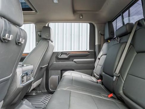 Used 2025 GMC Sierra 2500 Denali w/ Denali Reserve Package AWD/4WD image 36