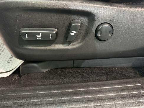 Used 2012 Toyota 4Runner Limited AWD/4WD image 11