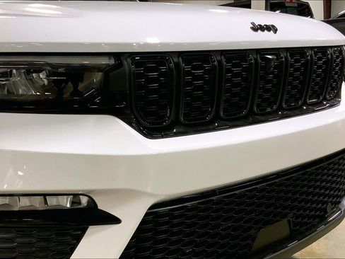 New 2025 Jeep Grand Cherokee Limited w/ Luxury Tech Group II image 27