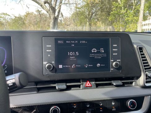Used 2025 Kia Sportage LX FWD image 16