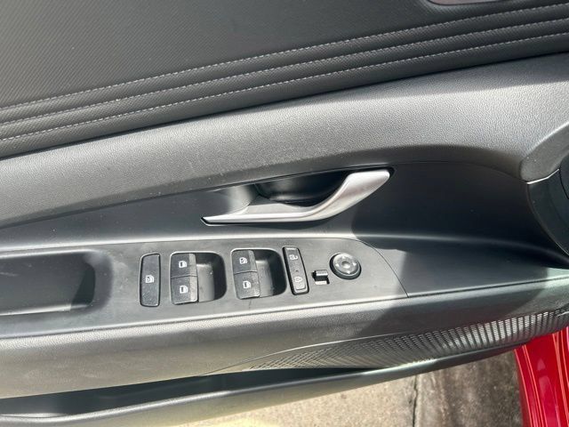 Used 2022 Hyundai Elantra Limited FWD image 11