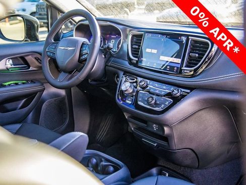 New 2026 Chrysler Pacifica Select w/ S Appearance Package FWD image 39