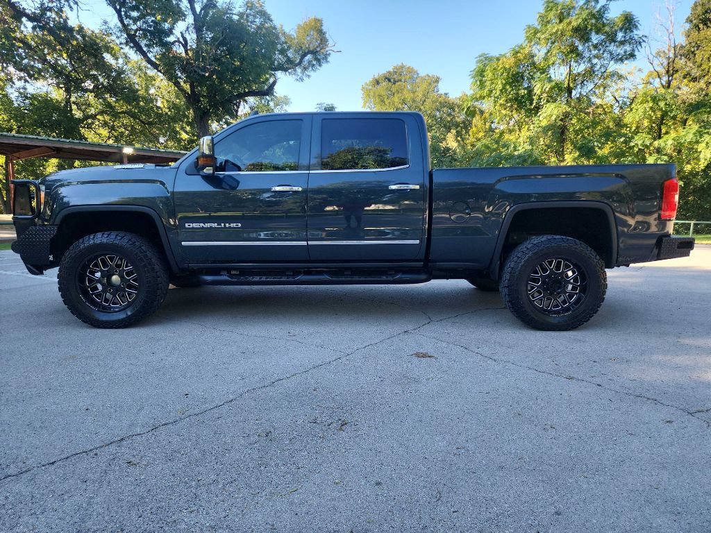 Used 2017 GMC Sierra 2500 Denali w/ Duramax Plus Package AWD/4WD image 5