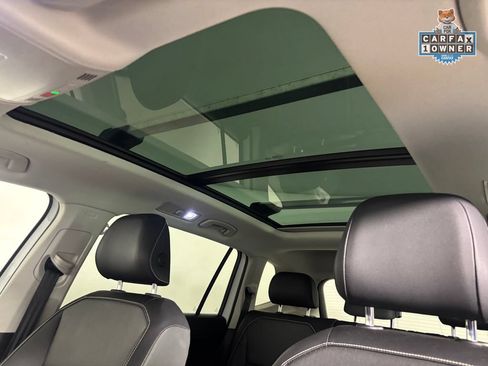 Used 2023 Volkswagen Tiguan SE w/ Panoramic Sunroof Package AWD/4WD image 22