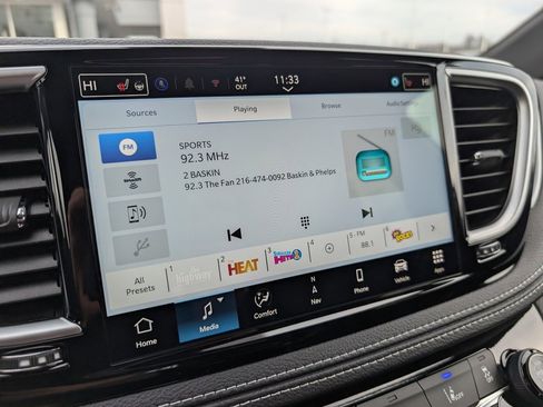 New 2026 Chrysler Pacifica Limited image 24