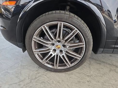 Used 2018 Porsche Cayenne Platinum Edition AWD/4WD image 13