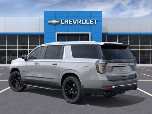New 2025 Chevrolet Suburban Premier image 27