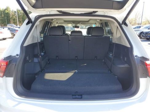 Used 2024 Volkswagen Tiguan SE FWD image 8