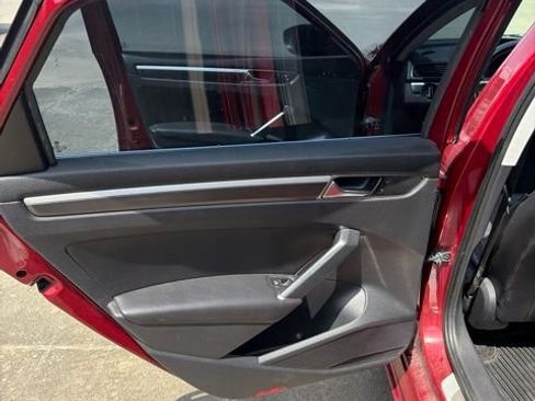 Used 2017 Volkswagen Passat 1.8T R-Line FWD image 14