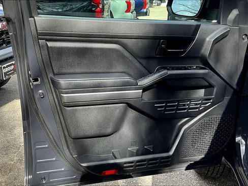 Certified 2025 Toyota Tacoma SR5 image 20