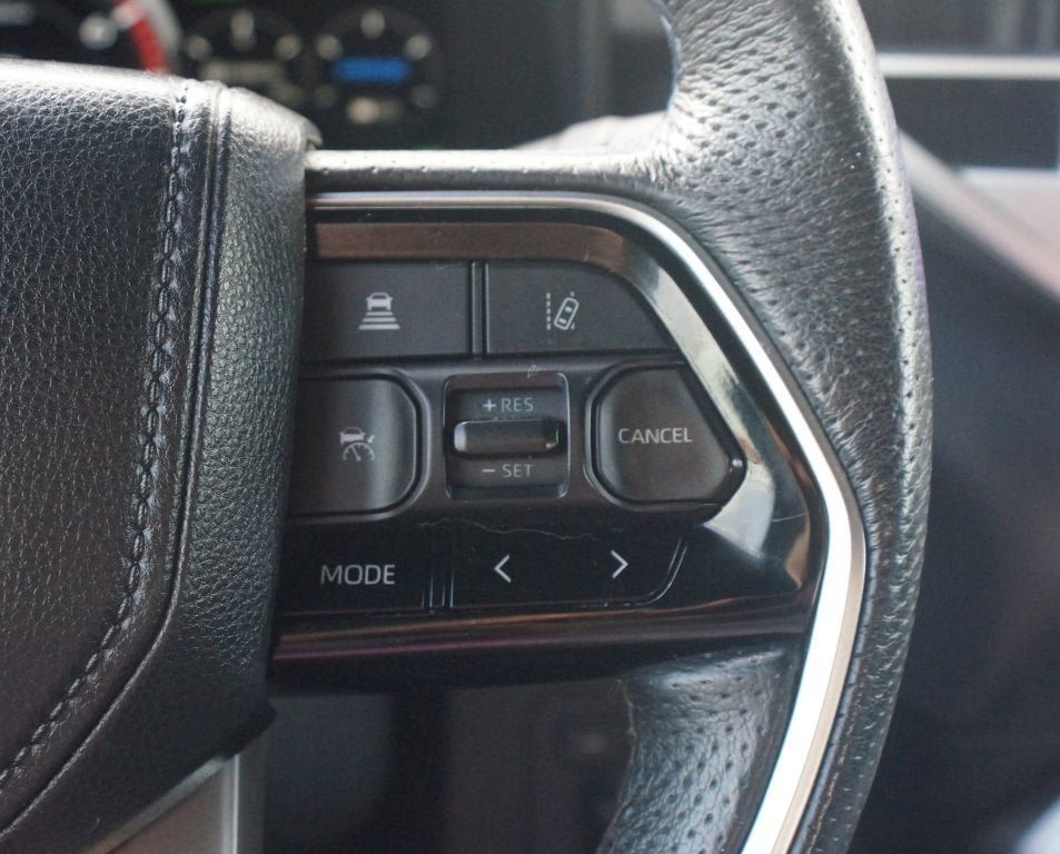 Used 2022 Toyota Tundra Platinum w/ Advanced Package AWD/4WD image 11