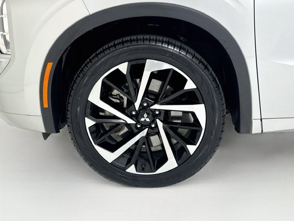 Used 2023 Mitsubishi Outlander SEL FWD image 33