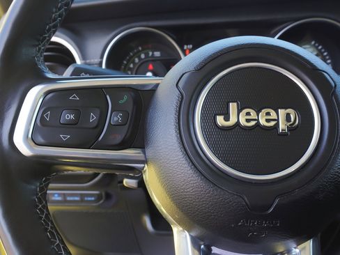 Used 2023 Jeep Wrangler Unlimited Sahara w/ Cold Weather Group image 18