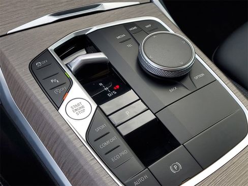 Used 2025 BMW 330i Sedan image 32