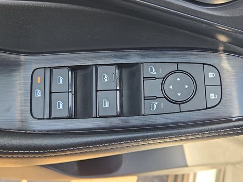 Used 2025 Nissan Rogue SV FWD image 28