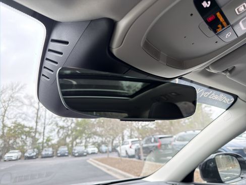 Certified 2025 Volvo XC60 B5 Plus w/ Climate Package image 27